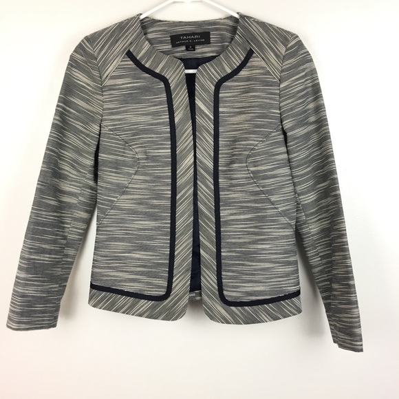 Tahari Jackets & Blazers - Tahari Arthur Levine 0 Black Cream Crop Jacket